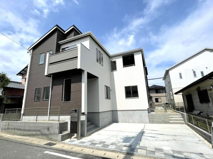 ～ブルーミングガーデン～ 豊田市宮口町2丁目2棟