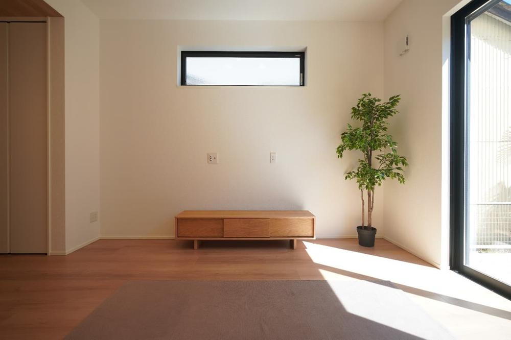【TOSCO】稲沢市正明寺　室内ランドリールームとつながる15帖の広い庭のある家