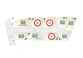 【区画図】<BR>岸和田市、JR阪和線「久米田」駅まで徒歩10分の立地です。通過交通の少ない、4.7ｍの開発道路が配された、全8家族のコミュニティタウンが誕生します。