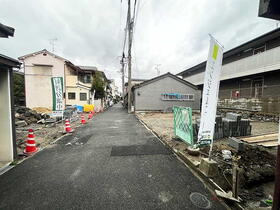 西向き、東向きで各１区画ずつ分譲中