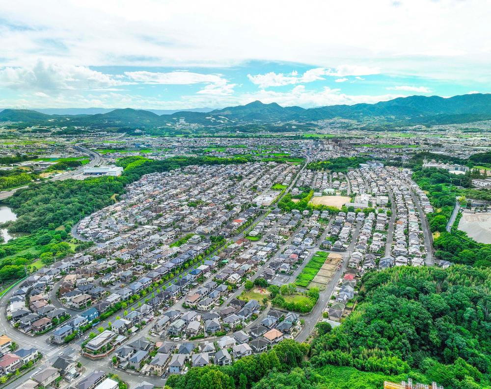 上空から見た現地（2022年7月）撮影<BR>静かな街区内の整形地です。