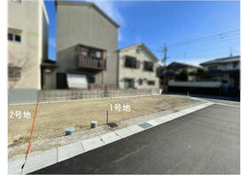 【前面道路含む現地写真/1号地】<BR>建築条件付き宅地。阪急京都線/嵐山線「桂」駅まで徒歩17分の立地です。