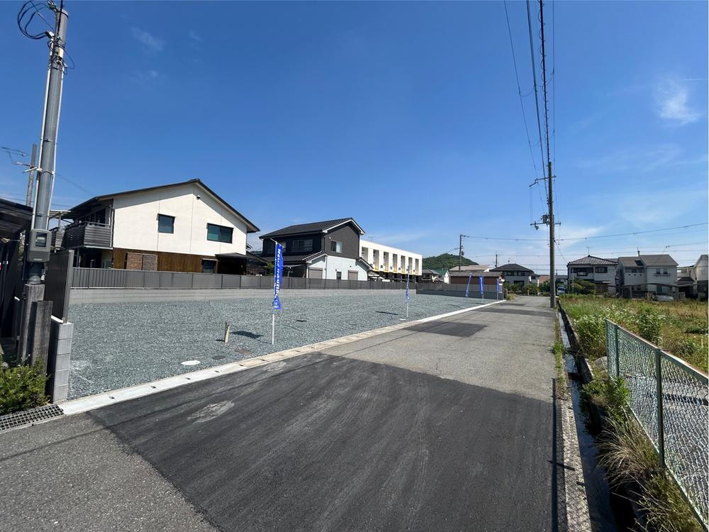 飾磨区高町２（英賀保駅） 1327万1000円～1388万8000円