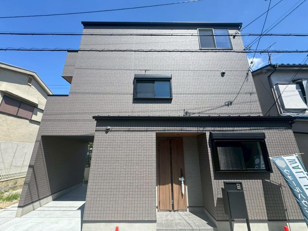 【360°VR画像を公開】フォレストオーダー大東市緑が丘２～ルーフバルコニーの家～