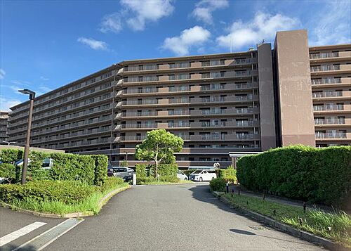 ユニヴェルシオール学園の丘