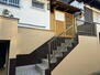 高知市福井町 階段を上がって格子戸へ。。(2023年12月13日撮影）