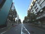 阪根宏彦氏　設計九段の家 交通量は少なく、静かです。