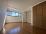 松山市安城寺町１－７３ 2階洋室　約9帖とゆったりとした広さが特徴です
