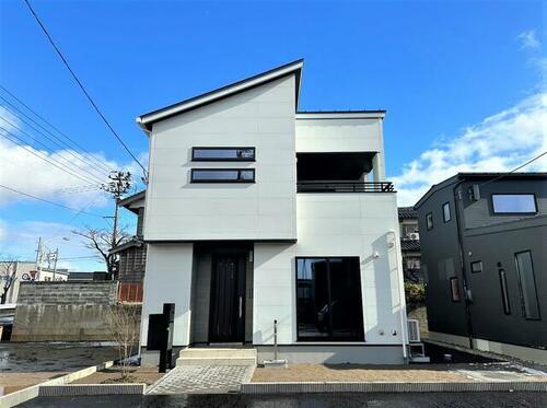 新潟県燕市吉田浜首町 2645万円 4LDK