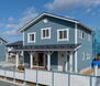 わくわくビレッジ１１　颯－ＨＡＹＡＴＥ－ カバードポーチが印象的なカリフォルニアスタイル。内観は「海の家」がコンセプト。