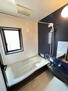 犬山市四季の丘６丁目 ツートンカラーでスタイリッシュな浴室。　♪２０２４年３月にユニットバス・シャワー水栓・ハンドルレバー