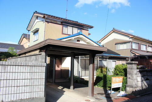 富山県高岡市泉町 520万円