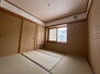 星野町（ほしみ駅）　１３９８万円 1階の居間から繋がる4.5帖の和室です