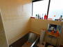 広野字上通（余目駅）　９９５万円 窓の付いている浴室です。自然換気ができ、清潔感を保ちます。お仕事や家事、育児で疲れた体を癒せる憩いの空間です。