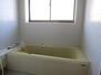 旭新町（酒田駅）　５００万円 窓の付いている浴室です。自然換気ができ、清潔感を保ちます。お仕事や家事、育児で疲れた体を癒せる憩いの空間です。