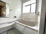日和が丘２（石巻駅）　６８０万円 窓付きの明るいバスルーム♪換気もしやすく、掃除の際も便利◎日の高い時間の入浴も気持ちよく過ごせそうです♪
