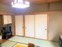 弁天１（茂吉記念館前駅）　１１５０万円 □居間<BR>・落ち着いた雰囲気の居間になります！