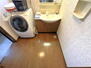 大字南矢幅第６地割（矢幅駅）　３１００万円 １階洗面室です。洗面台・洗濯機用給水栓・洗濯機用排水設備も利用できます。