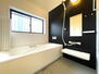 岩舟町静和（静和駅）　１５９８万円 黒い壁がシックな１坪の浴室です。クリーニング等を行いました。