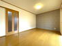 岩舟町静和（静和駅）　１５９８万円 広々としたリビングなので家具や家電を置いてもゆったりとしたスペースがあります。