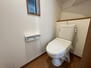 大字寺尾（上福岡駅）　１８８０万円 1Fトイレ（2023年11月）撮影<BR>トイレには快適な温水洗浄便座付。