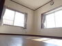 長野２（東行田駅）　７５０万円 ２階洋室。こちらも日差しが入りとても明るいお部屋です♪