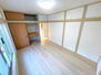 菅仙谷２（京王稲田堤駅）　２８９７万円 大きな窓から気持ちの良い陽光が差し込む居室。