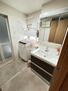 貝渕３（木更津駅）　３３８０万円 1階洗面所の3面鏡になる洗面化粧台です。