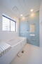 雀の宮７（雀宮駅）　２２００万円 1坪サイズの浴室。浴室の壁全面にマグネットが付けられるようになっているので、マグネット収納を追加したりお手入れしやすいようになっています。
