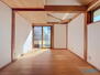 綱島西６（綱島駅）　５７００万円 シンプルにデザインされた室内。自由度が高く、家具やレイアウトでお好みの空間を創ることができます