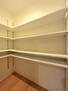 野田２（玉川駅）　４４８０万円 1階_キッチン横には棚付きで奥行きがある収納スペースがございます。こちらはパントリーとしても使いやすそうですね♪