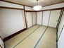 美熊台１　１０８０万円 【和室】<BR>LDK⇔和室⇔1階廊下で行き来可能な、回遊性のある設計です。