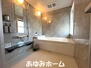 千里山竹園１（千里山駅）　５７８０万円 ■浴槽写真■<BR>浴室暖房付きで、しっかり浴室を暖めてから入れます♪サイズも標準よりも大きいタイプです♪