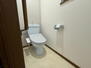 交野市私市６丁目 【2階トイレ】<BR>トイレは各階に設置されています。(2023年12月 温水洗浄便座新調、クロス・CF張替)