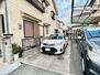 葵町３（日根野駅）　８９０万円 門柱を構え、駐車スペースと分離しているお家です◎駐車スペース2台あり！