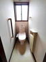 小野原西３　５４９８万円 トイレには窓がありますので明るく換気もできます。