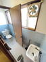 鶴原（東佐野駅）　１９８０万円 トイレ内には手洗いが付いてとっても便利です♪　窓もあり明るく清潔感のあるトイレです。