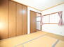 西九条３（西九条駅）　１９８０万円 2階_和室は大きな収納がございます。<BR><BR>（家具・調度品等は販売価格および売買対象に含まれません）