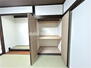 新家町（初芝駅）　２１５０万円 ・和室の押入は場所を取る寝具や、掃除道具の収納場所として重宝します。