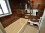 竹原３（土居田駅）　３１５０万円 浴室<BR>清潔感が溢れるシンプルですっきりとしたデザイン。１日の疲れを癒すユニットバスとなってます。