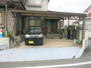 中島（西富井駅）　１２８０万円 カーポート付きの駐車場。狭めですが軽自動車は2台可能です。