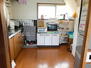 大社町鷺浦　６５０万円 キッチンは最小限のスペースですが、調理には十分な広さです。