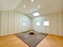 【中古　戸建て】矢野町平屋プラスワン 2階納戸スペース（2024年4月6日）撮影<BR>2階には置き畳、天窓のお部屋があります。納戸としてはもちろん、居室や趣味のお部屋としても活用できます。
