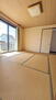 宮野上　８２０万円 ８帖の広々和室。床の間と押入れも完備。客間としても居室としても