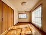 海吉　２３８０万円 ≪2F南東洋室≫寝室やワークスペースとしても活躍する空間♪爽やかな風がお部屋を通り抜けます♪