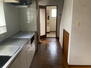東畦（妹尾駅）　２６３０万円 洗面スペースとの距離が近いキッチンは、朝の忙しい時間に便利です。朝食の準備や洗濯の動線が短く、効率的に家事ができます。