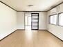 矢野町（高浜駅）　１６８０万円 リビングはシンプルなので家具配置もしやすいです
