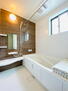 真名子２（新木屋瀬駅）　２５９８万円 浴室乾燥暖房機付の浴室は、<BR>夏は涼風、冬は暖房で快適な空間に♪