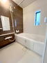 大字猪野　２７９９万円 1坪の浴室♪一日の疲れを癒すための心地よいバスタイムを演出する浴室はゆとりあるサイズを採用。