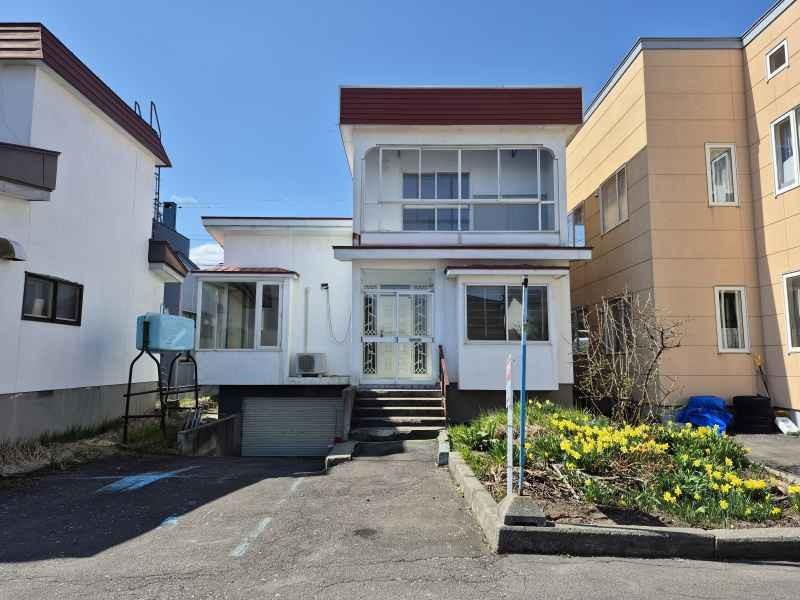 北海道旭川市末広東二条１ 200万円